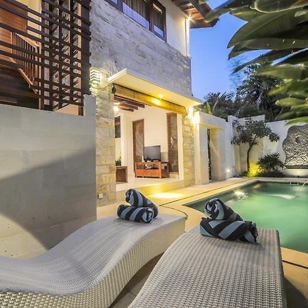 Villa Cosmo, Seminyak Buitenkant foto
